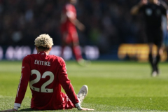 Vì sao tiền đạo Hugo Ekitike của Liverpool phải khóc?